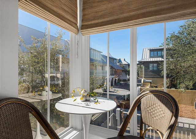 Charming Pied-a-Terre-Sophisticated Charm-Adult Getaway!!!