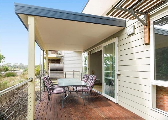 ONE LEVEL AT BROADBEACH Inverloch