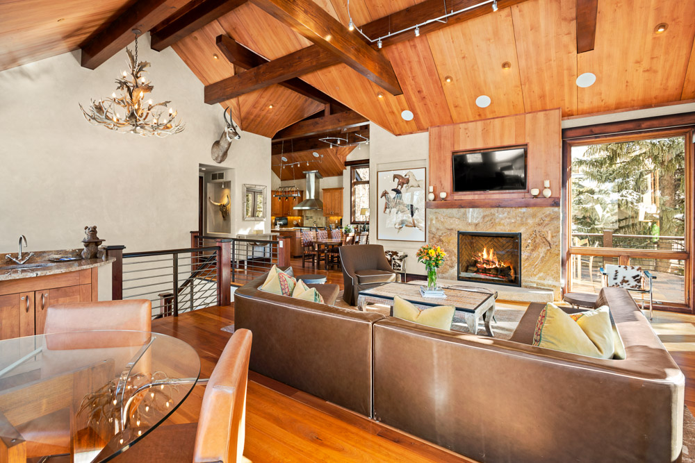 Living Area with TV and Fireplace. 