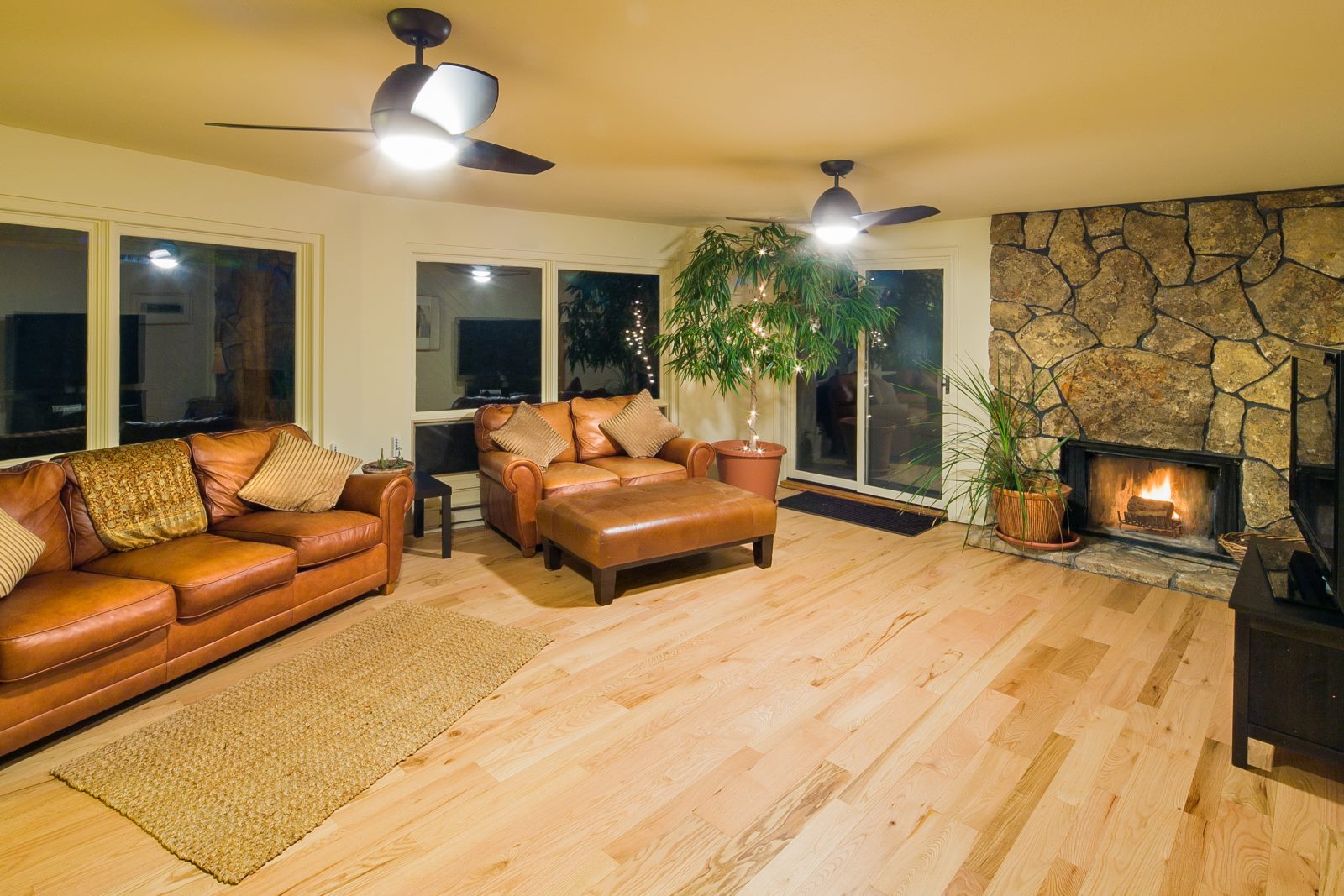 Sitting room with fireplace. 