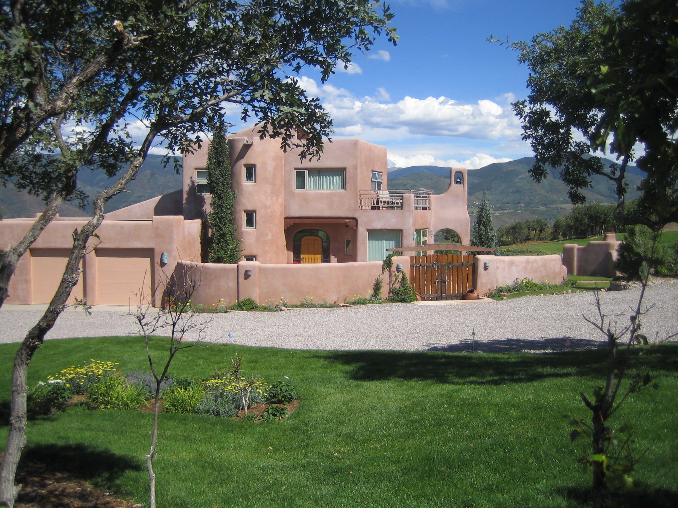 Villa Alta Vista -  Santa Fe style mountaintop property with fabulous views