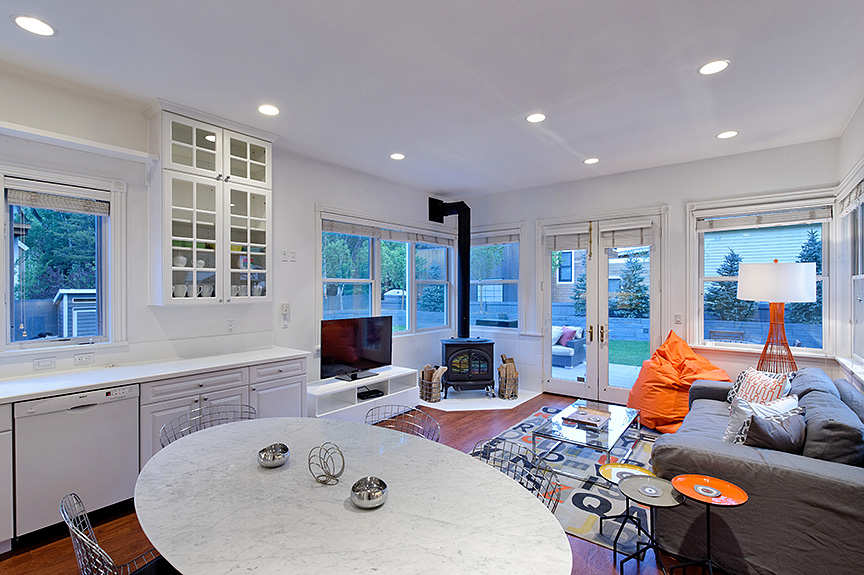 Kitchen Family Room 