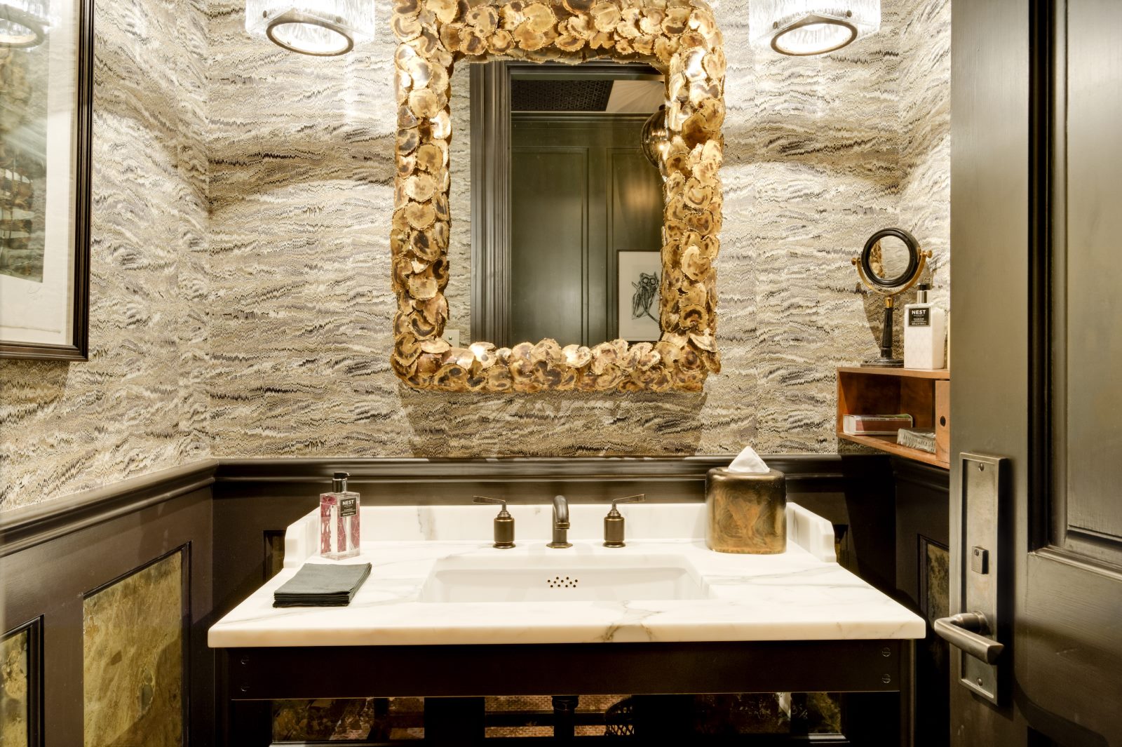 Powder room. 