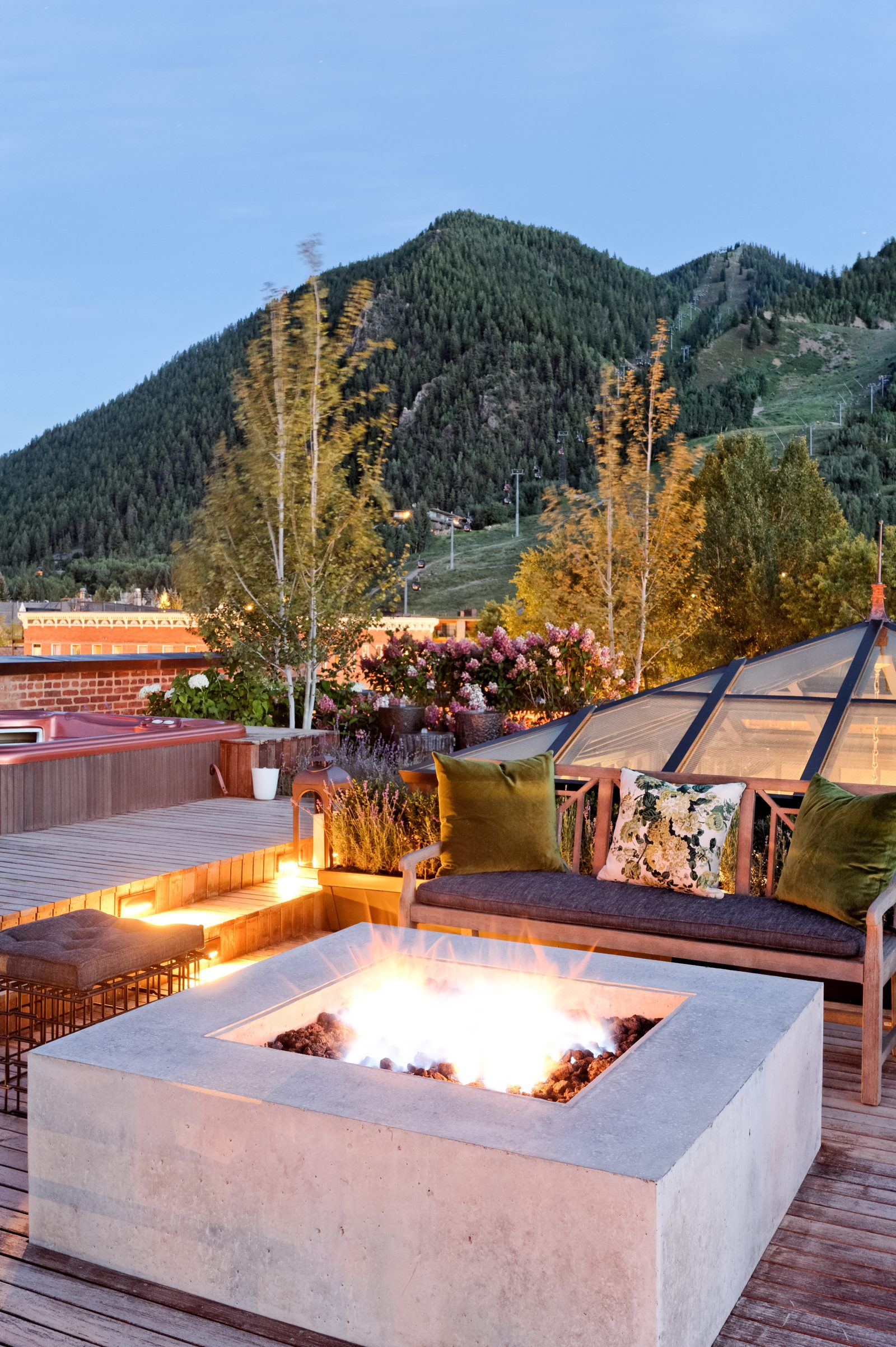 Rooftop seating and firepit, views of Aspen Mountain. 