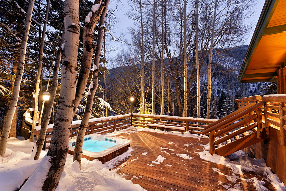 Hot Tub winter 2