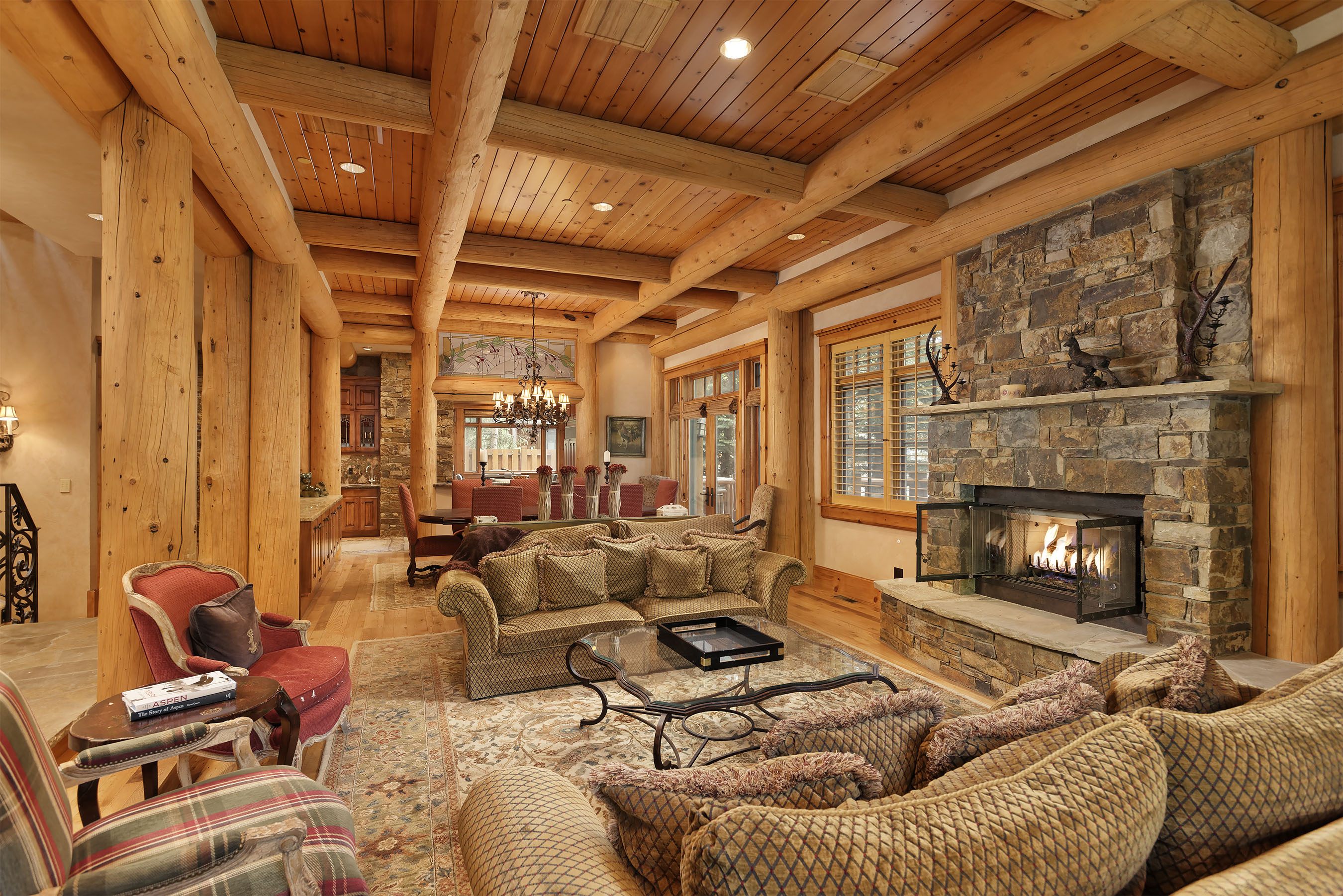 Fireside Townhome, Over 6,000 Feet of Luxury 