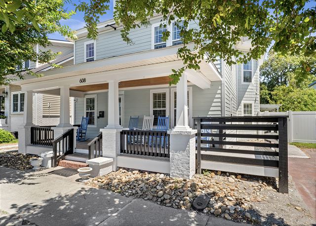 The Salty Cottage at 6th