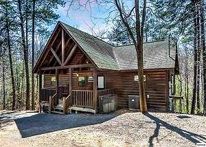 2 Bedroom Pet Friendly Cabin between Gatlinburg and Pigeon Forge with Hot Tub