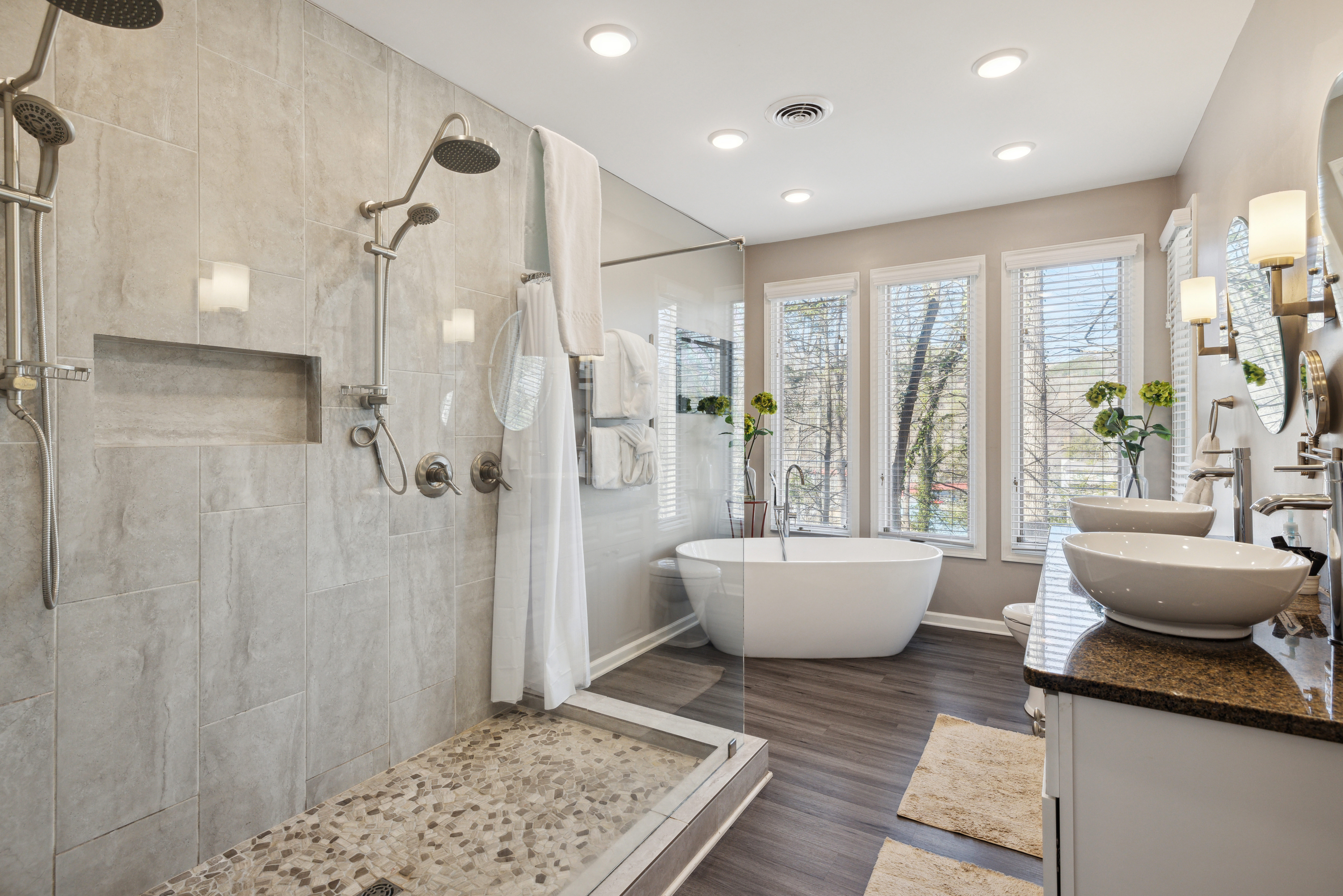 Gatlinburg - Barbara's Song #4125 Downtown Cabin w/Ball Court, Hot Tub, & Firepit