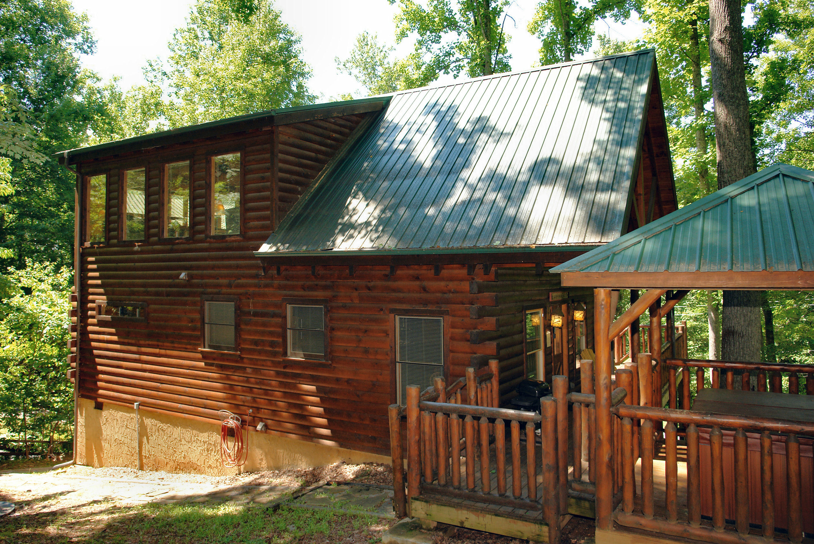 SEVIERVILLE Cabin Rental - FALCON CREST #2911 - 2 Bedroom