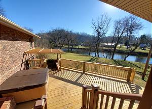 River View Cabin Just Off Pigeon Forge Parkway! Walk to Downtown!