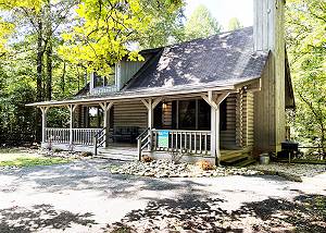Private Log cabin with Picnic Area, Hot Tub, WIFI, Pool Table, & More!