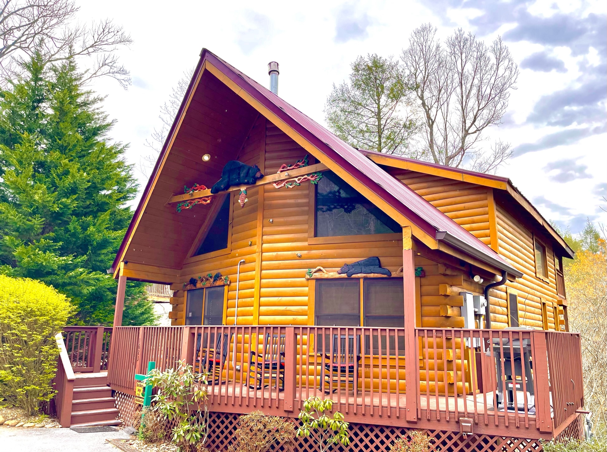 Black Beary Lodge #423 Black Beary Lodge: Get Your Paws on the Perfect Vacation!