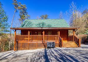 One bedroom motorcycle-friendly cabin in charming Bear Creek Crossing Resort.