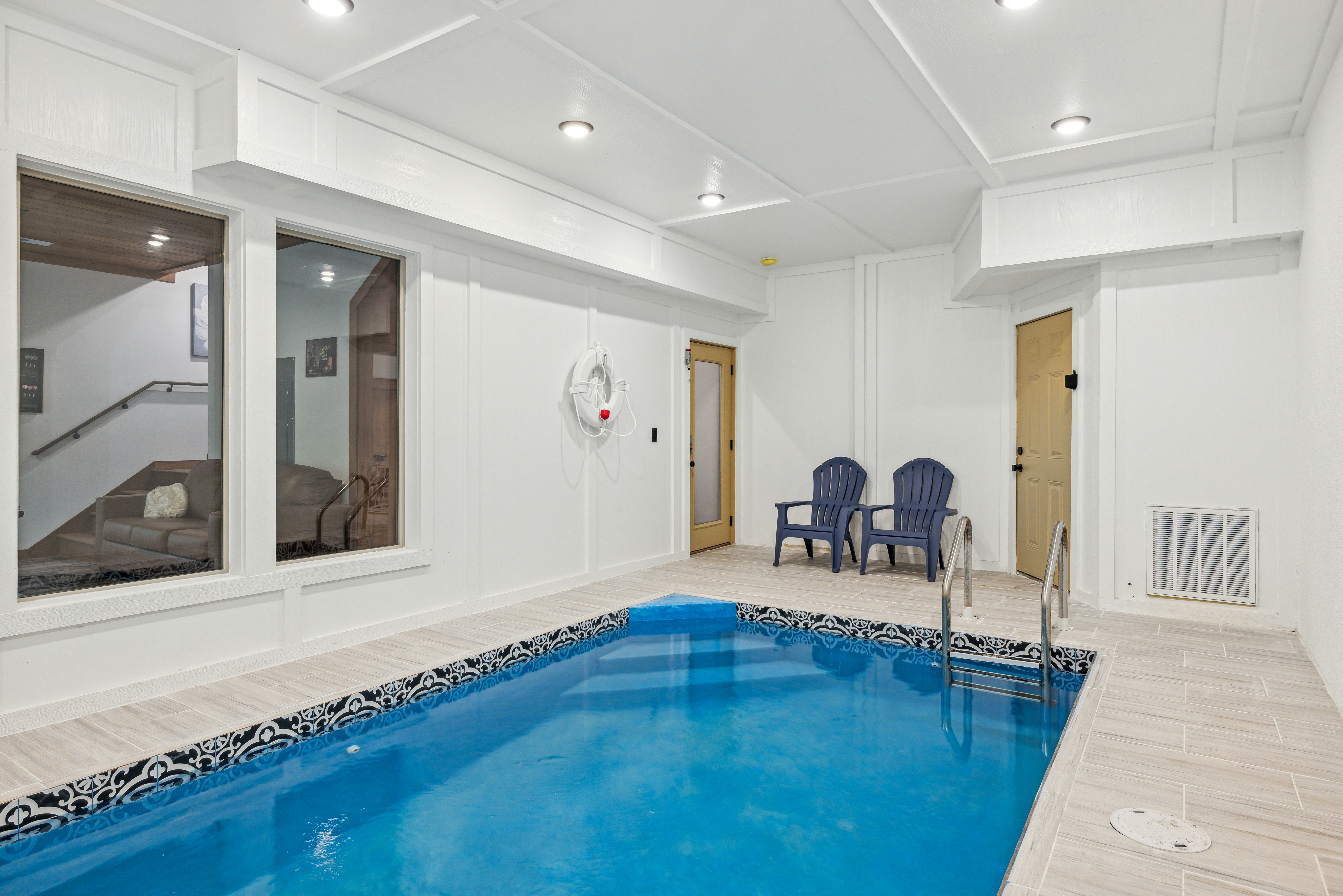 Royal Pool Retreat #392 Dive into Luxury - Sevierville Cabin with Private Pool & Game Room!