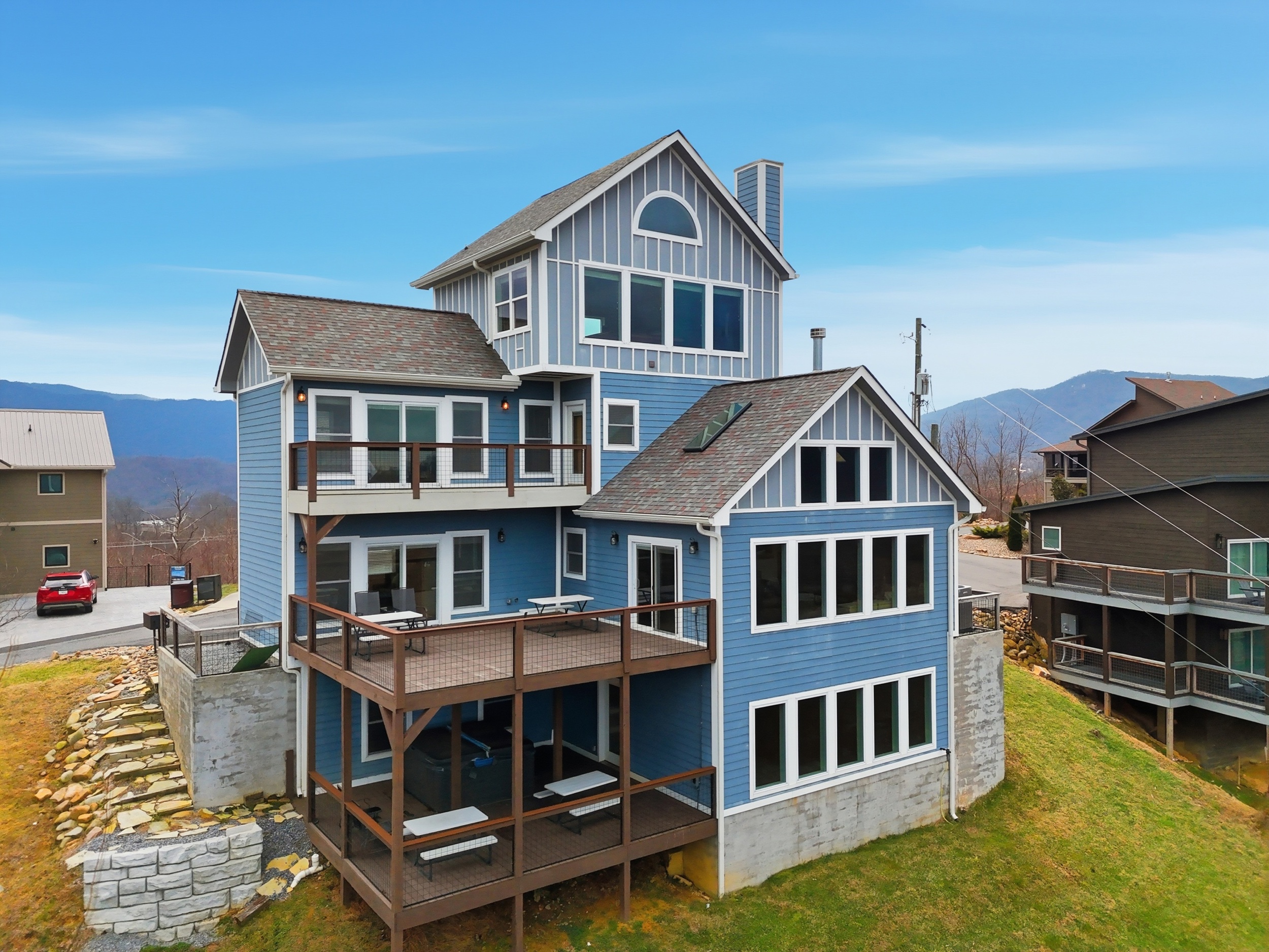 Blue Sky Paradise #550 Million Dollar Views near Dtown Gatlinburg Luxury Cabin with Unrivaled Views 
