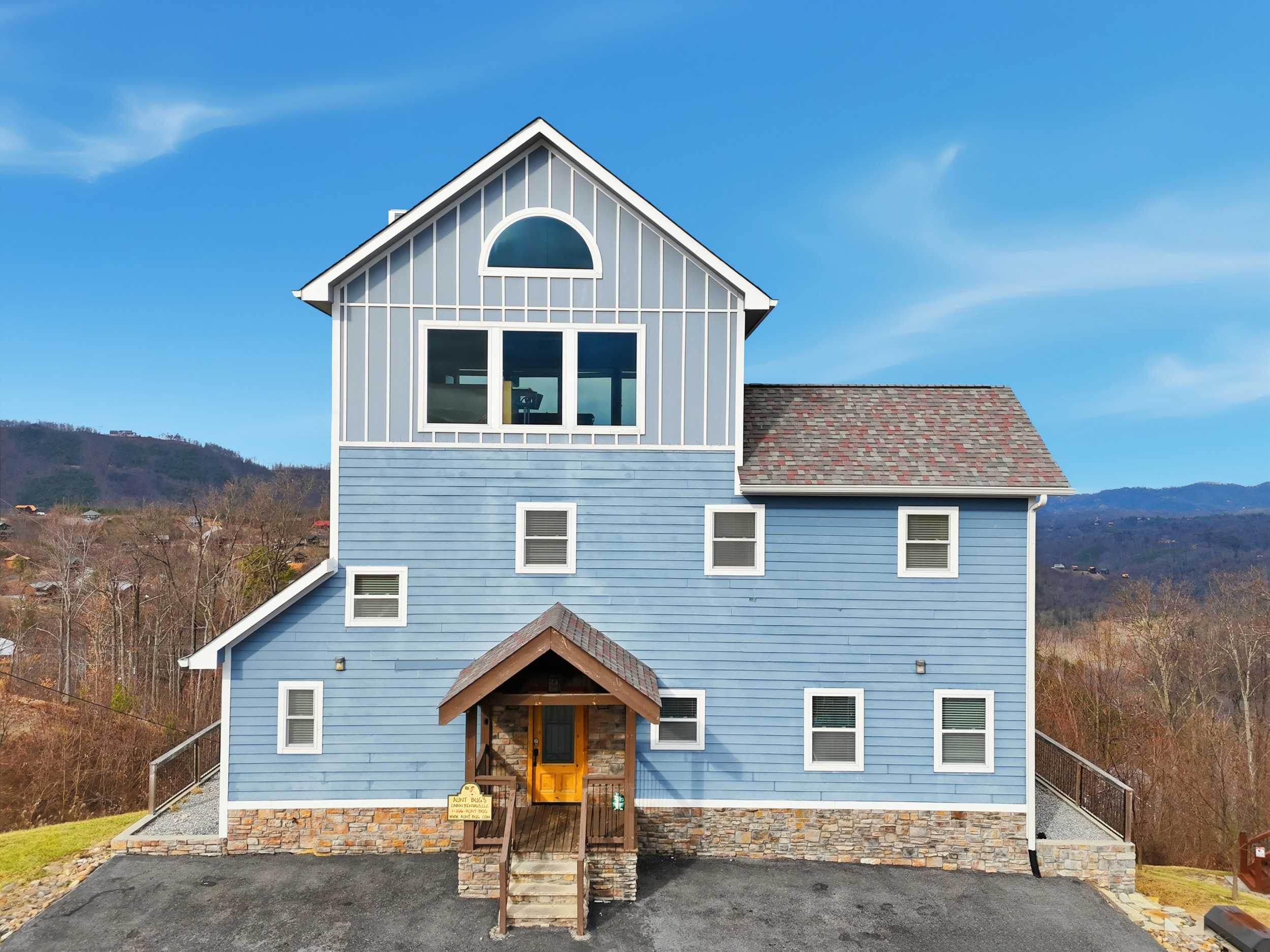 Blue Sky Paradise #550 Fantastic House w/Amazing Views-Hot Tub-Game Room 
