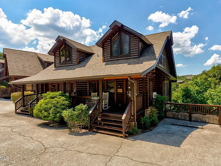 Dolly's Dream #292 Close to Dollywood! 2BR townhome, Foosball, Bunks & Pool Access