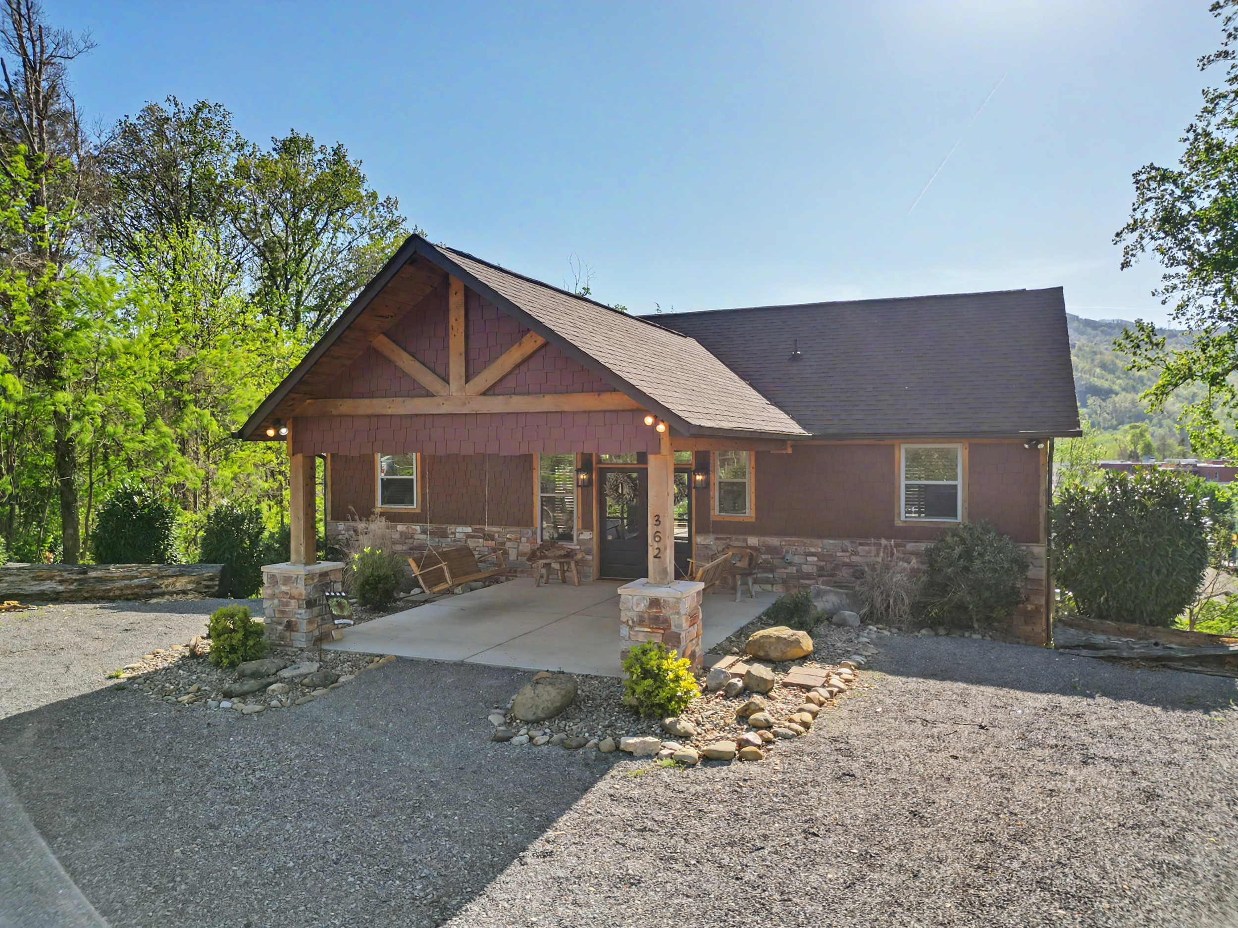 Holly Ridge Hideaway #362 New Cabin w/view|Hot tub|Himalayan Salt Room