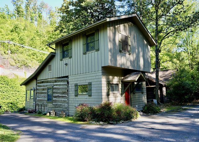 Granny's River Retreat #458