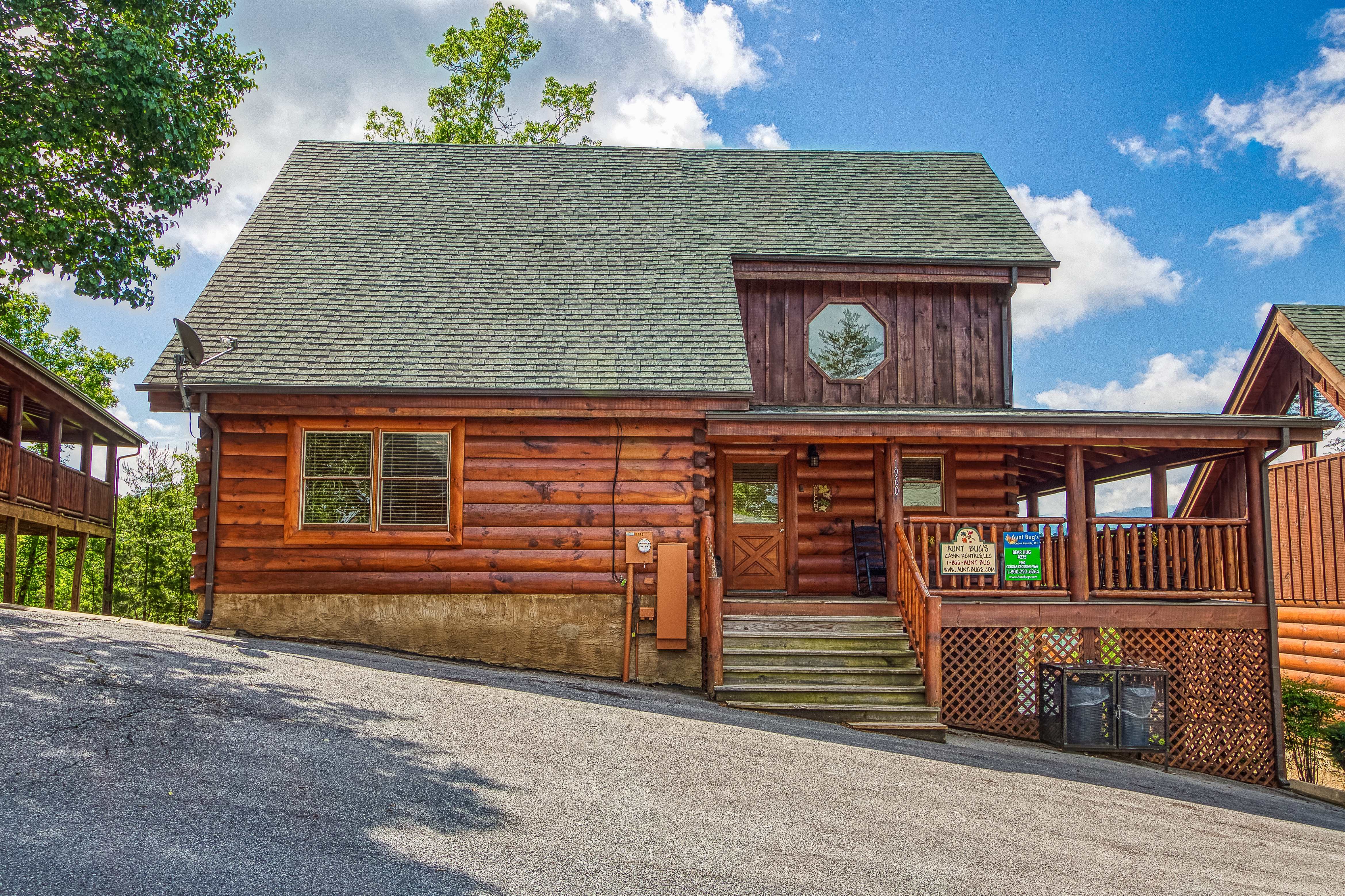 Sevierville Cabin Rental Bear Hug 275 2 Bedroom