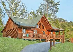 Smoky Mountain 2 BR Log Cabin with Pool Access, Pool Table, Near Dollywood