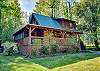 Angler's Perch #2523 Downtown Gatlinburg Log Cabin with Video Arcade Game & Private Hot tub