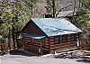 Moonshine Madness #1611 Gatlinburg Romantic Log Cabin, less than 1 mile to Park, Trolley and Downtown