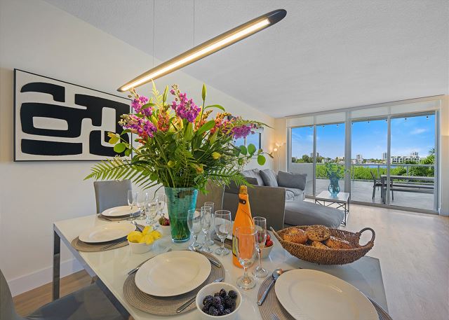 Golden Bay 302