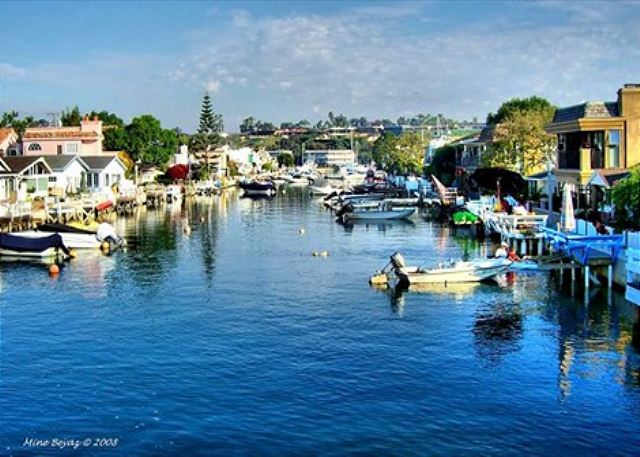 The Grand Canal, On Balboa Island, In Newport Beach, California. Stock  Photo, Picture and Royalty Free Image. Image 37342377.