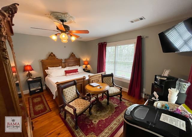 The Crimson Suite is the ultimate room for an Alabama fan. The suite has a king bed.