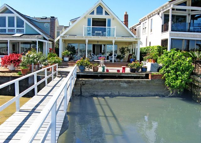 1128 E. Balboa