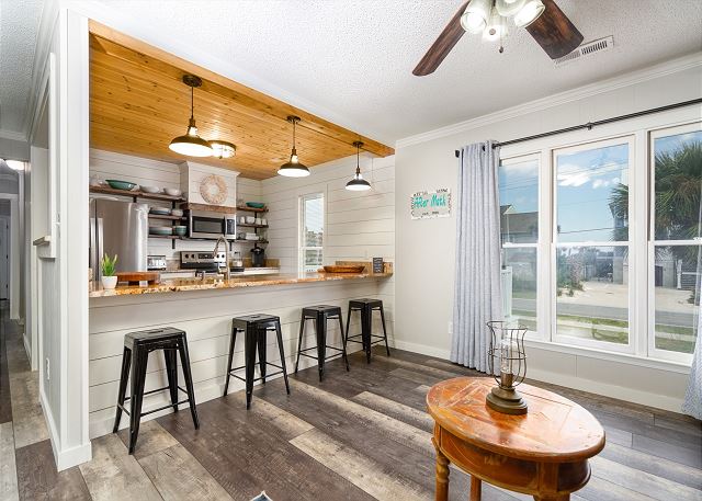 AfterMath: Coastal Cottage, Pool, Ocean Views