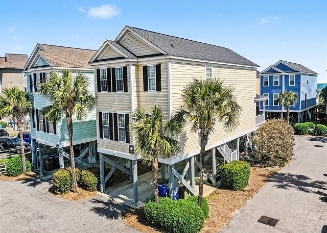 Coastal Charm: Oceanfront Community | Surfside Beach | Community Pool