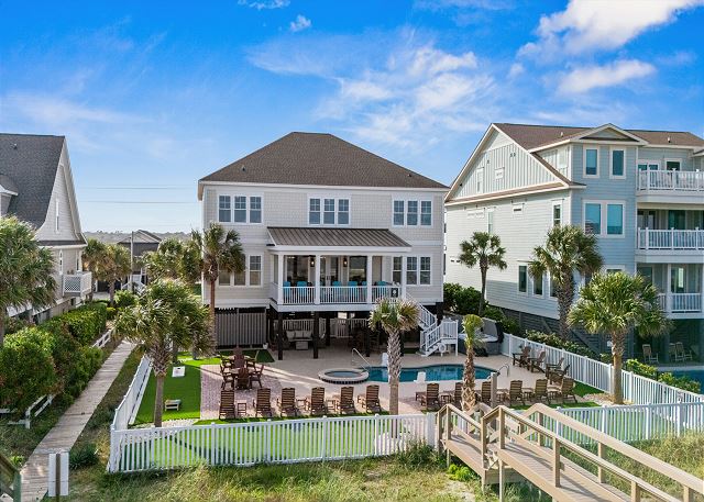 The Pressian: Oceanfront, Pool & Hot Tub