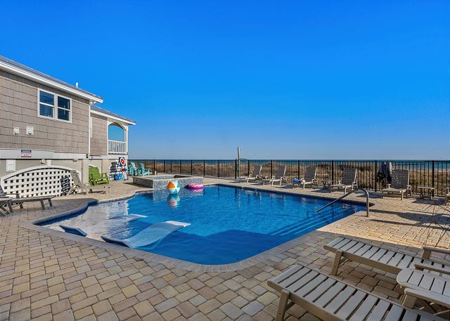 Alpha At The Point: Oceanfront, Private Pool & Hot Tub, Breathtaking Views
