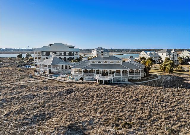 Alpha At The Point: Oceanfront, Private Pool & Hot Tub, Breathtaking Views