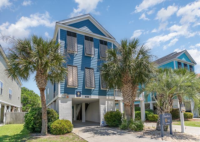 Sandbox: Private Pool & Steps to Beach! 