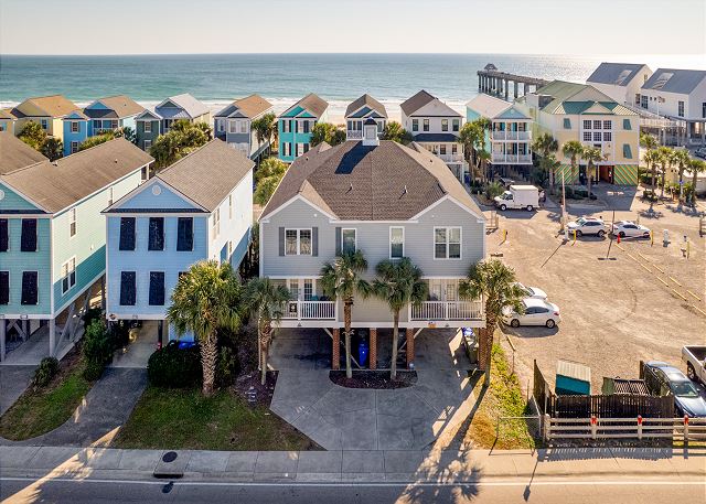 Lady Luck: Newly Renovated, Pool, Steps 2 Beach