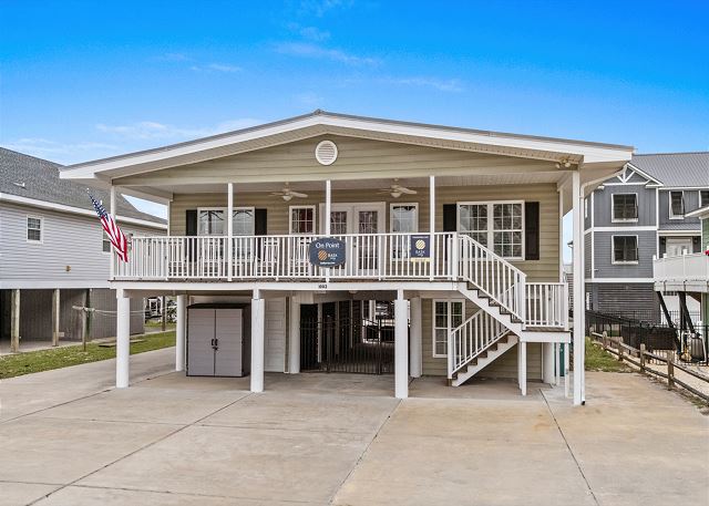 On Point: Cozy Cottage w/ Pool Across From Beach