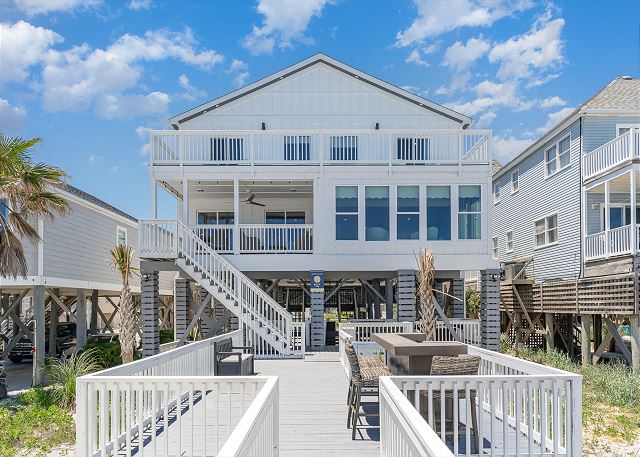 Ocean Whisper: Oceanfront, 10BR, Hot Tub, Newly Renovated