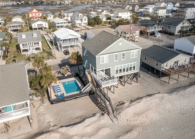 Southern Charm: Oceanfront & Private Pool