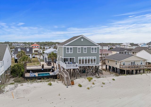 Southern Charm: Oceanfront & Private Pool