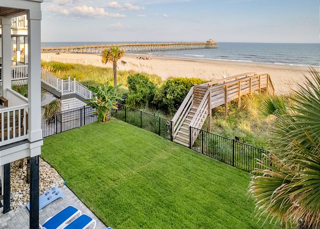 Serenity Hideaway: Oceanfront w/ Pool & Stunning Views
