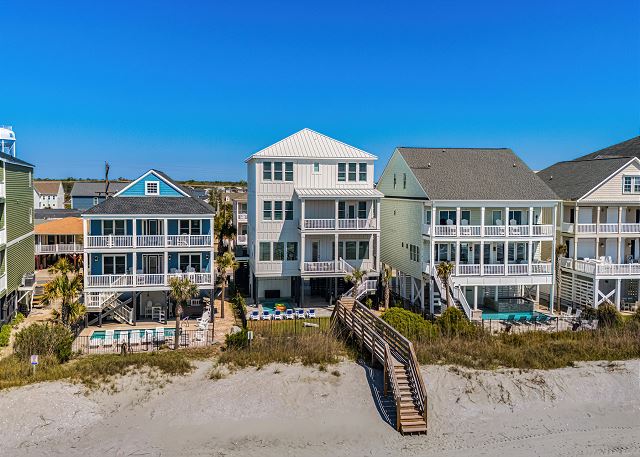 Serenity Hideaway: Oceanfront w/ Pool, Games & Beautiful Views