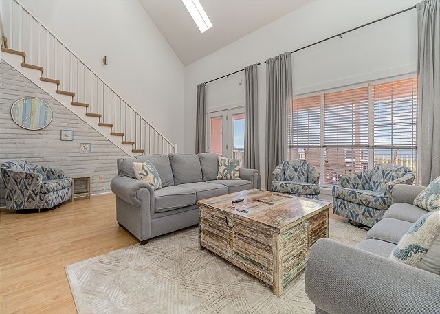 Sandy Toes: Luxurious Oceanfront Oasis w/ Brand New Pool & Spa, Pet Friendly!