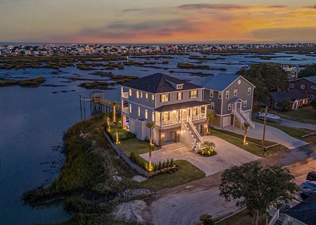 Tyson’s Corner: Luxe Marshfront Retreat w/ Pool 