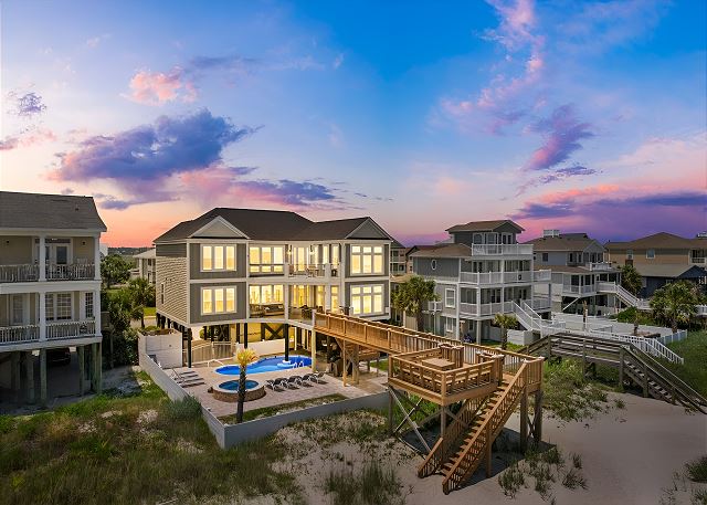 New! Ocean Breeze: Beachfront, Pool & Free Golf Cart