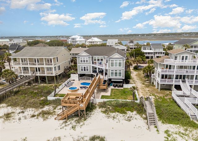 Ocean Breeze: Oceanfront Luxury w/ Private Pool & Stunning views