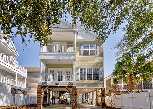 Palmetto Breeze Coastal Retreat w Private Pool 